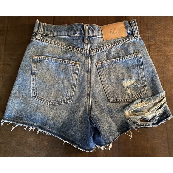 NWT Urban Outfitters BDG Pax Sz 26 distressed denim shorts - Picture 5 of 8